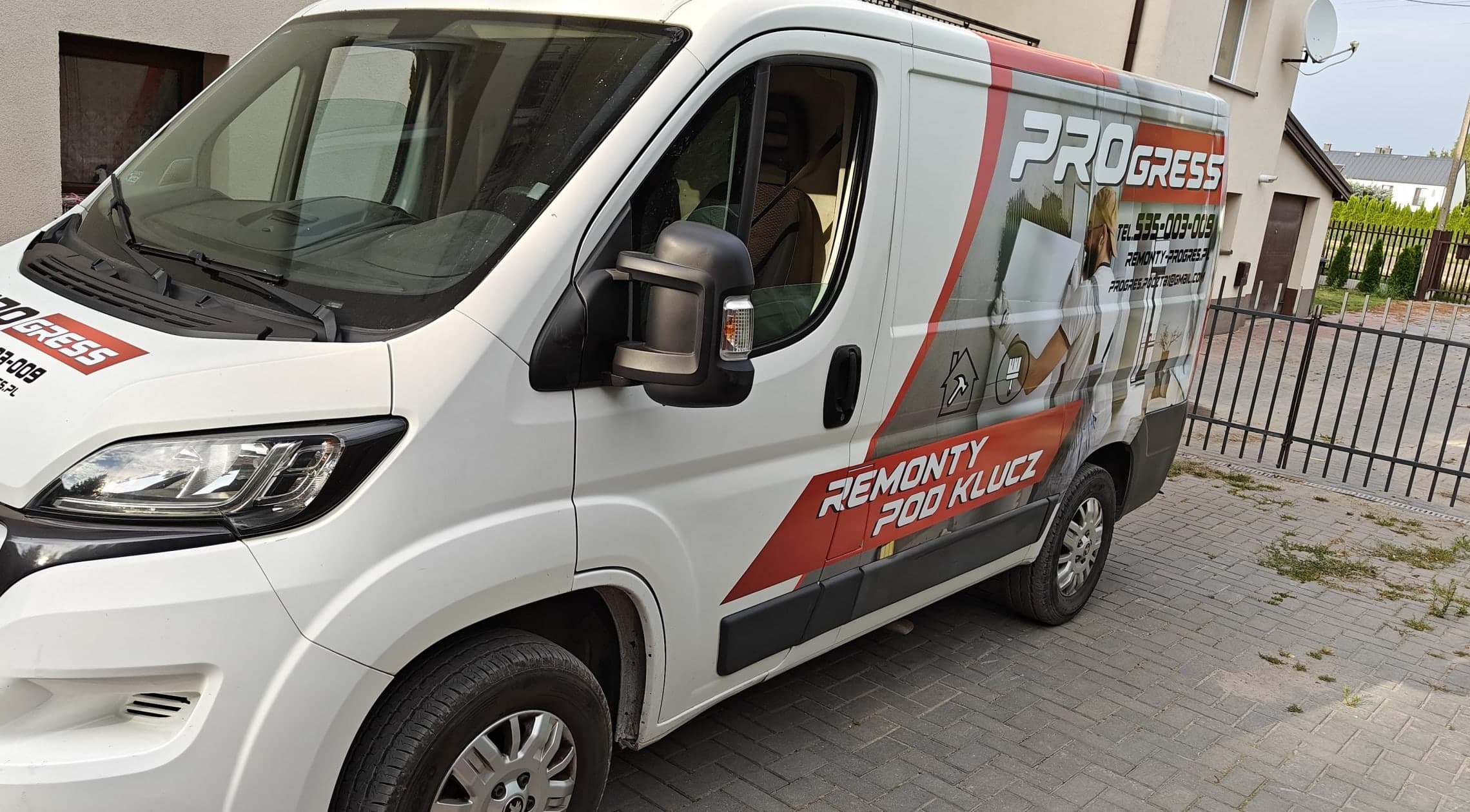 Samochód firmowy Remonty Progres